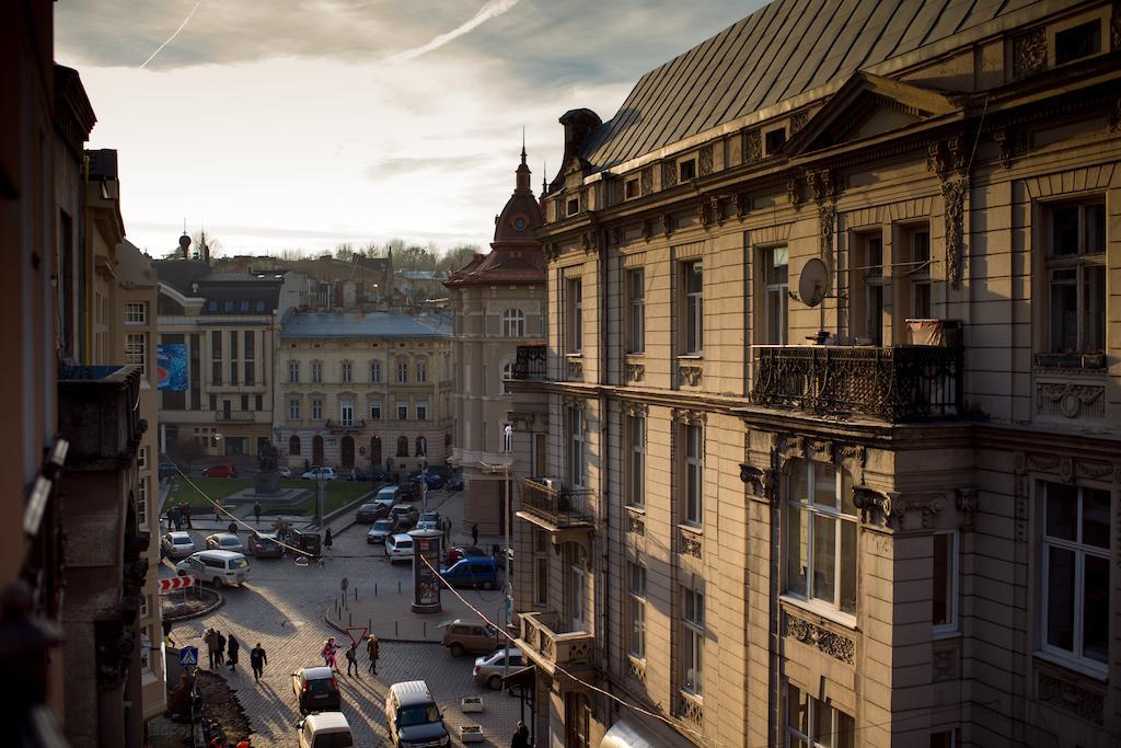 Nobilis Hotel Lviv Bagian luar foto