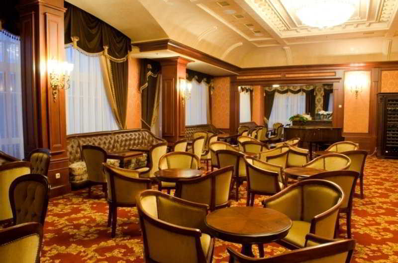 Nobilis Hotel Lviv Bagian luar foto